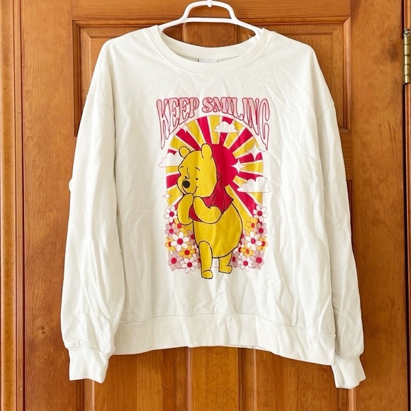 Disney Tops - DISNEY WINNIE THE POOH sweatshirt size XXL white red longsleeve crewneck